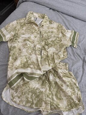 Commense Green and Cream Two-Piece Printed Short Set